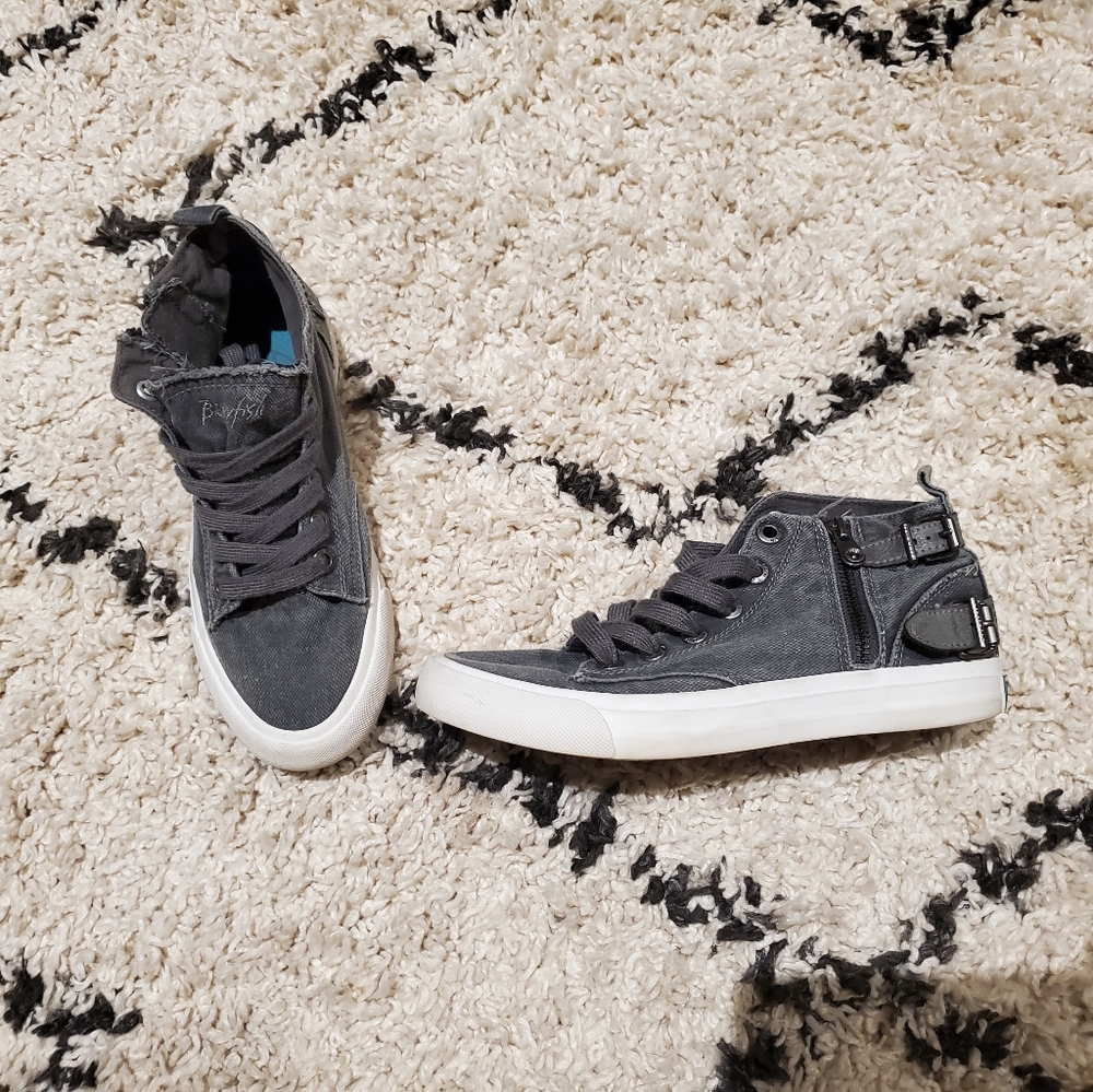 blowfish distressed gray size 7